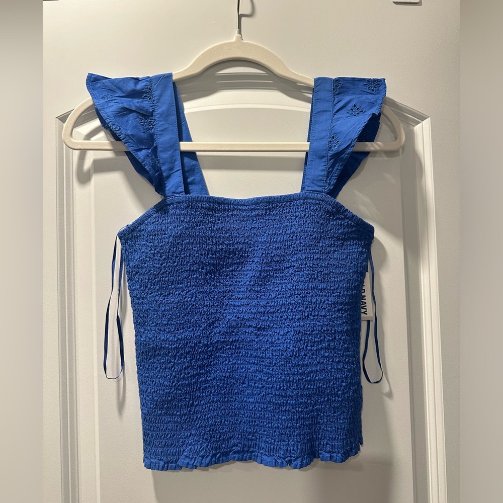 Old Navy Tank Top Eyelet lace sleeve